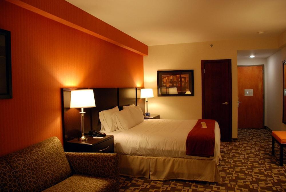 Holiday Inn Express Maspeth By Ihg New York Eksteriør bilde