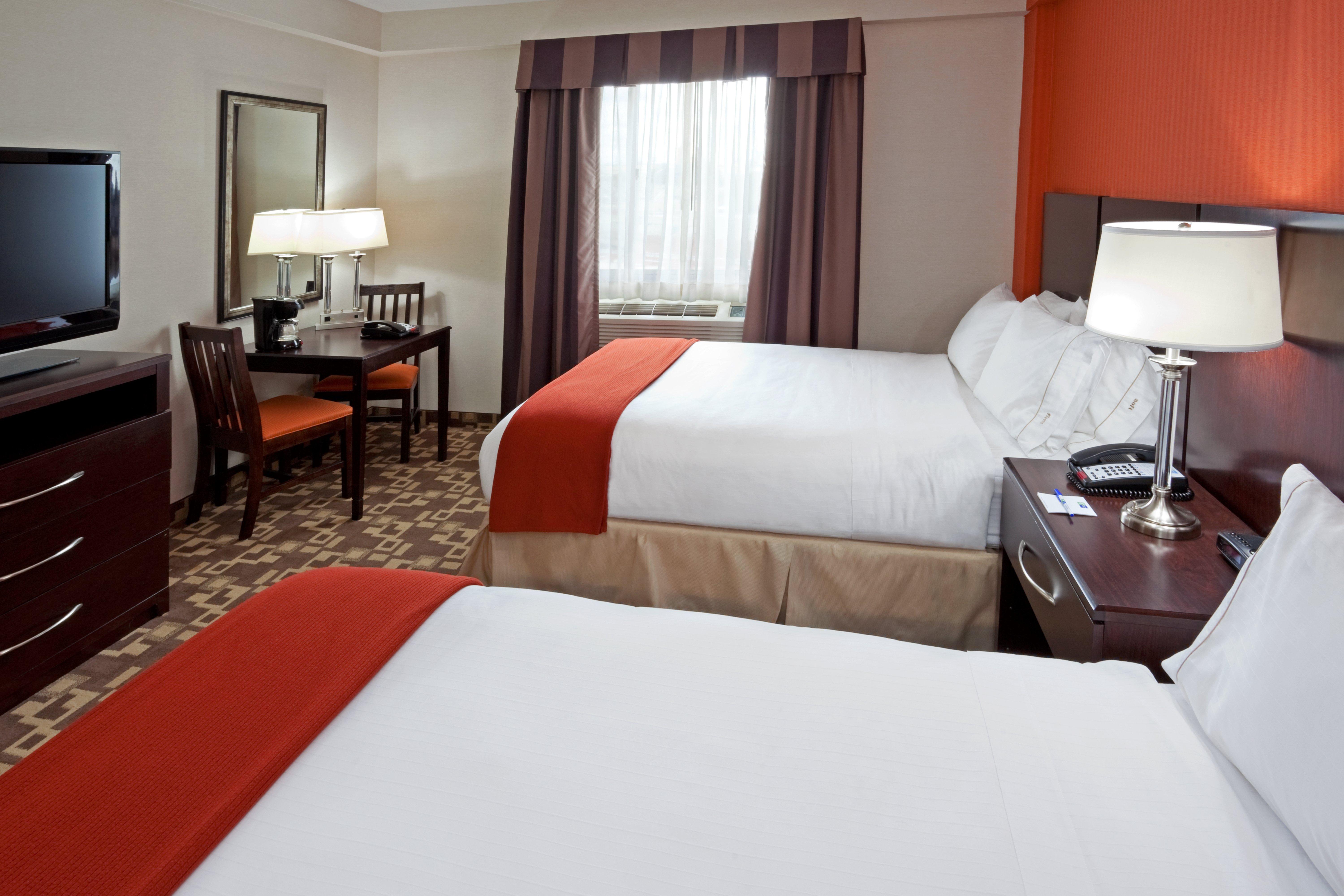 Holiday Inn Express Maspeth By Ihg New York Eksteriør bilde