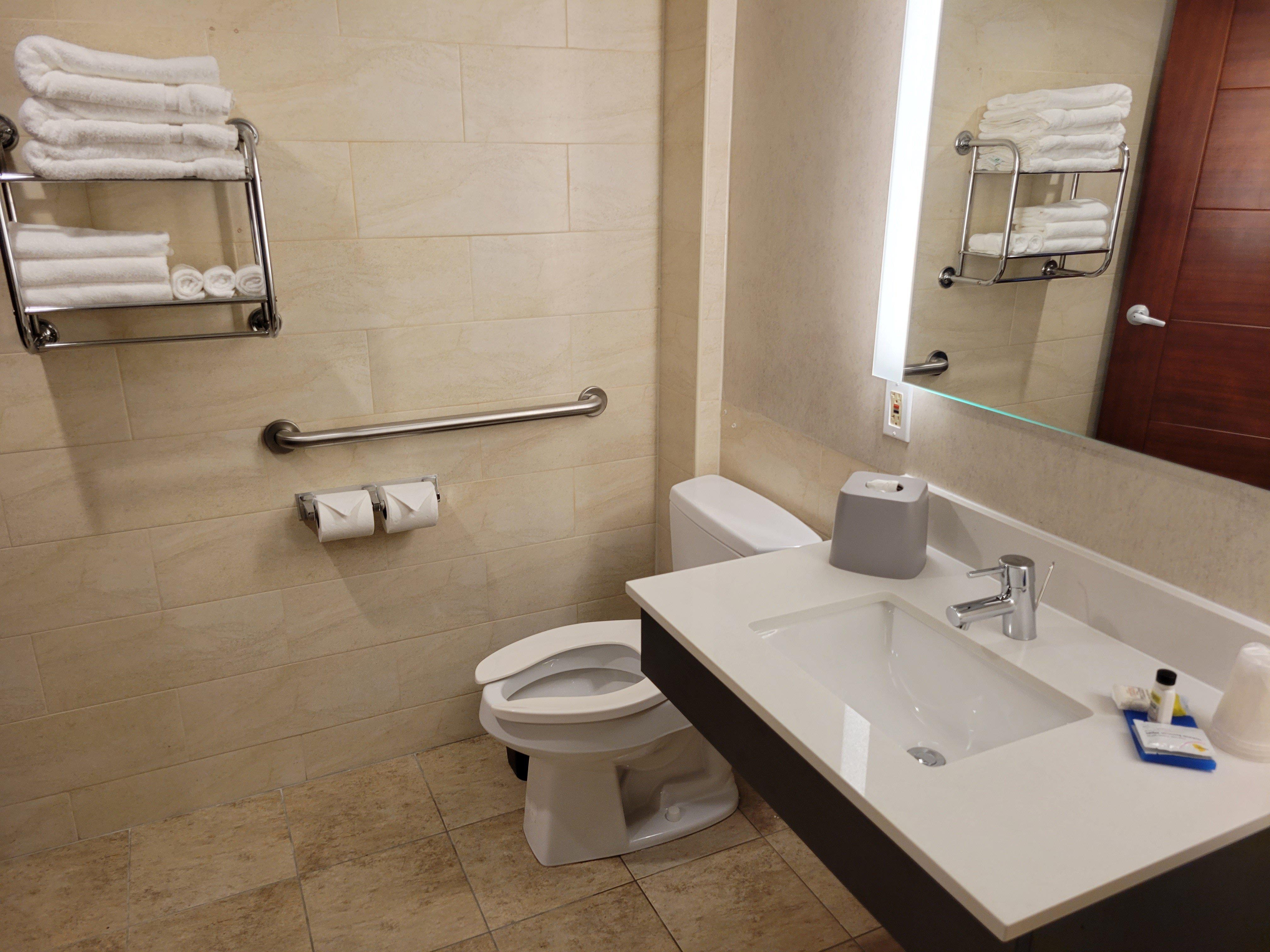 Holiday Inn Express Maspeth By Ihg New York Eksteriør bilde