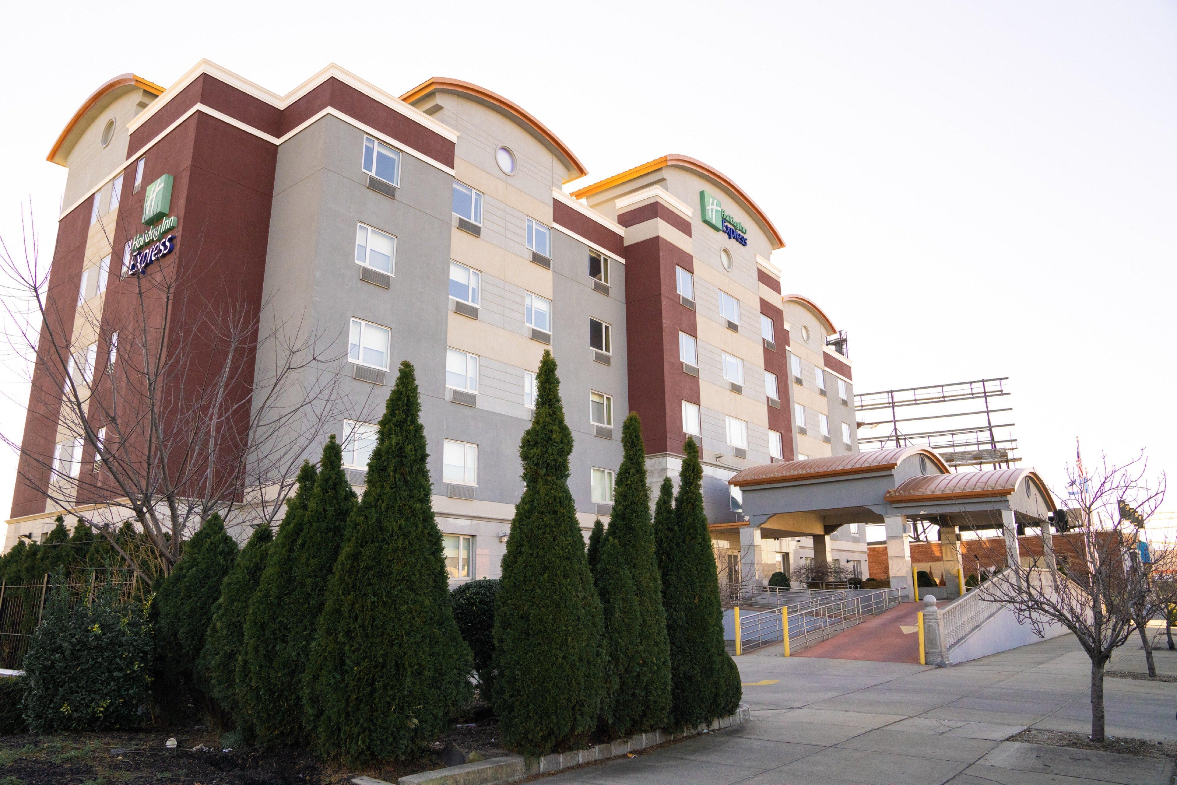 Holiday Inn Express Maspeth By Ihg New York Eksteriør bilde