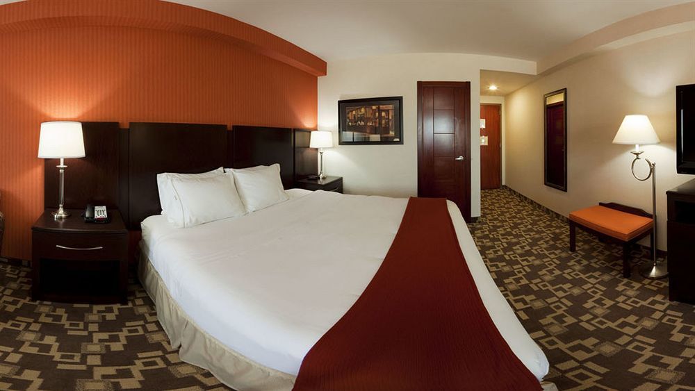 Holiday Inn Express Maspeth By Ihg New York Eksteriør bilde